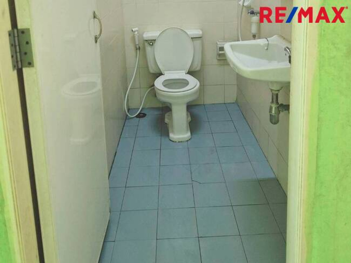 For SaleTownhomeBang kae, Phetkasem : House for sale, Nisa Phetkasem 69, Project 1, private zone, good structure, already painted, special price.