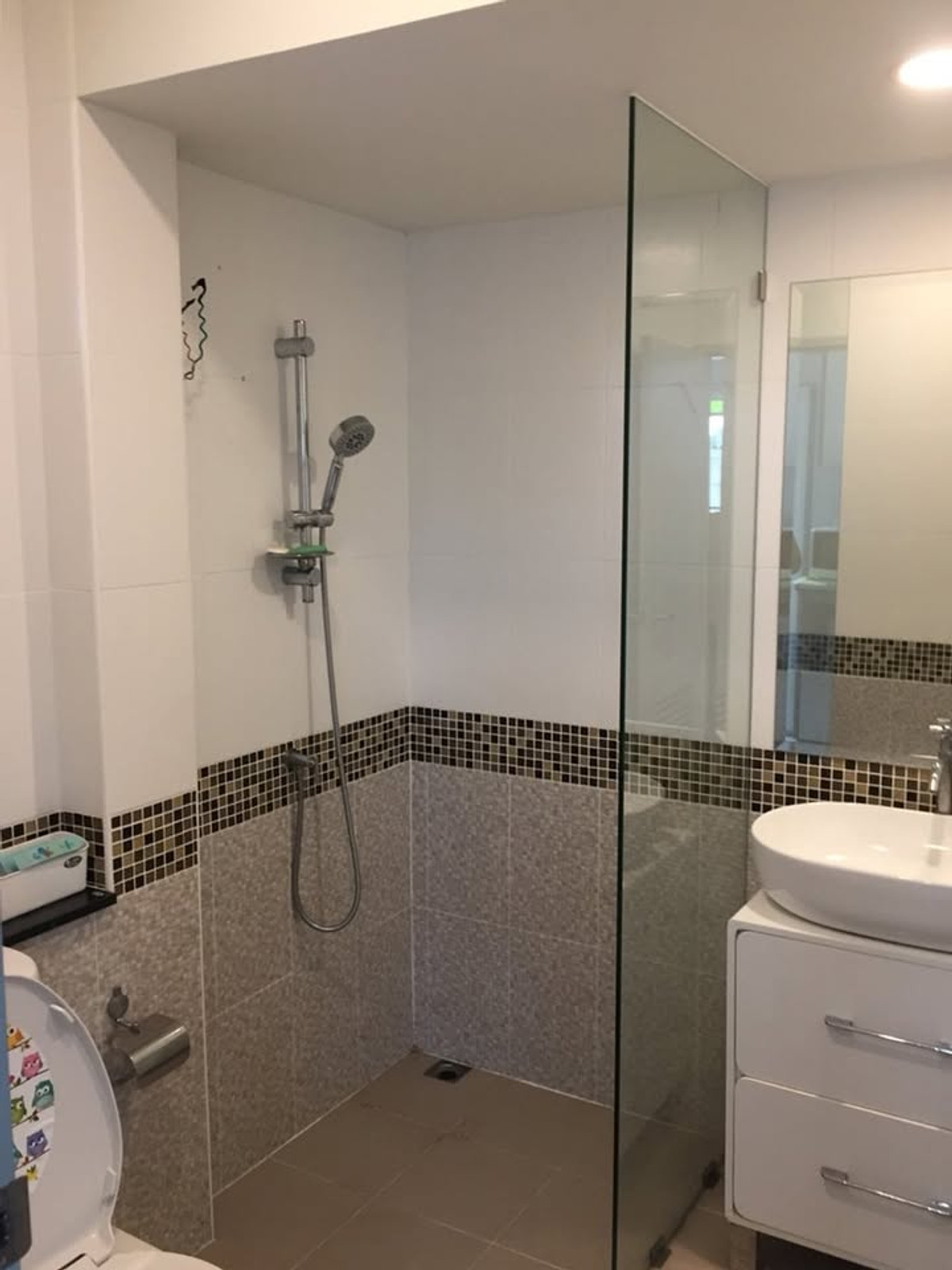 ให้เช่าบ้านสมุทรปราการ สำโรง : ให้เช่า บ้านแฝด 2 ชั้น ม.เมอริทแกรนด์ สุวรรณภูมิ บ้านสวย สภาพดี พร้อมอยู่ ทำเลดี เข้า-ออกได้หลายทาง ราคา 16,000 บาท