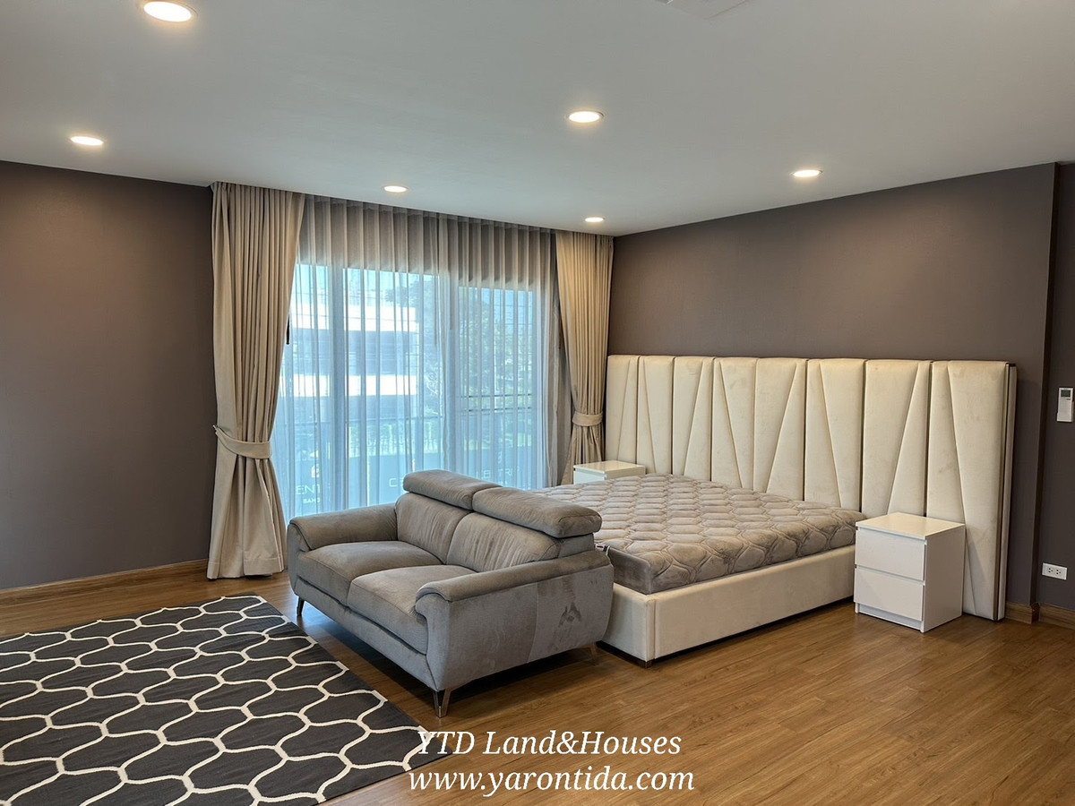 For RentHouseBangna, Bearing, Lasalle : For Rent ​​​​Centro Bangna, new design detached house next to Mega-Bangna 135,000 Baht/Month (Fully furnished).