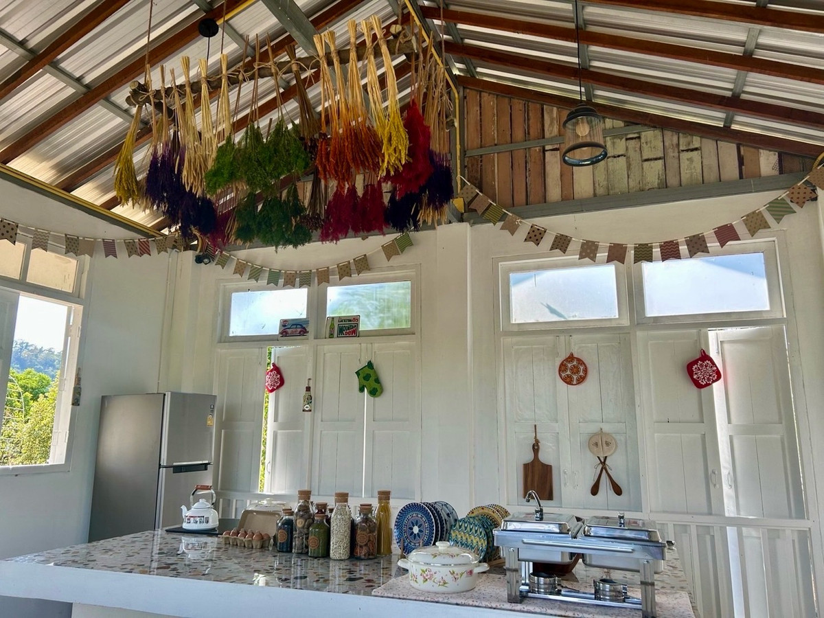 ขายที่ดินสระบุรี : ขายที่ดิน 10ไร่พร้อมบ้านเดี่ยว/รีสอร์ท วิวภูเขา เหมาะทำโรงแรม รีสอร์ท โฮมสเตย์ พูลวิลล่า Air bnb การเกษตร อยู่อาศัย วังม่วง สระบุรี แต่งสวยจัด น่าลงทุนมาก ขายถูก