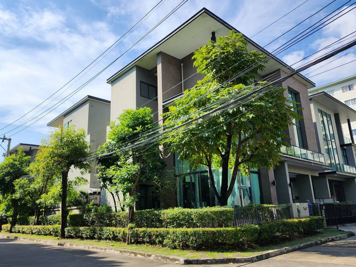 For SaleHouseRamkhamhaeng, Hua Mak : Modern Luxury Home, 3 floors, immediately connected to the expressway. Ready to travel to Ekkamai-Thonglor 🚘
