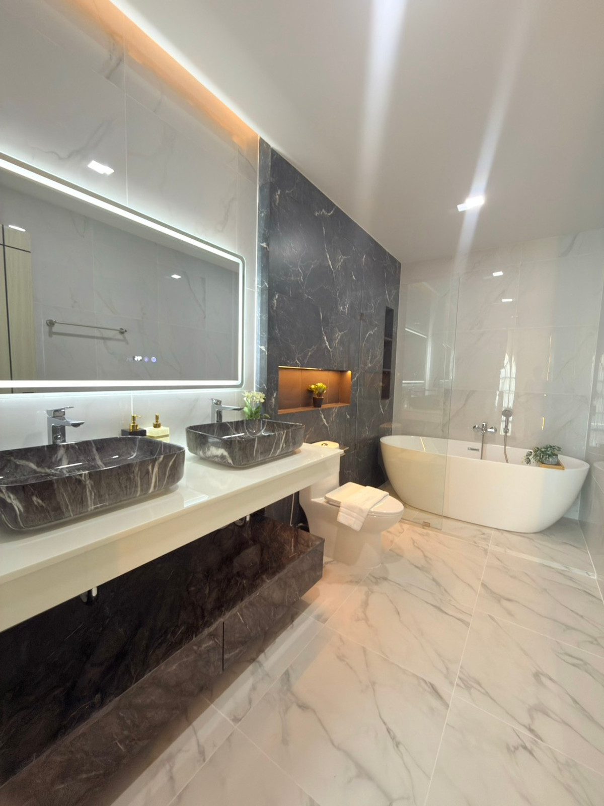 ขายพัทยา บางแสน ชลบุรี สัตหีบ : ขาย บ้านพูลวิลล่าหรู ใกล้หาดจอมเทียนเพียง 5 นาที