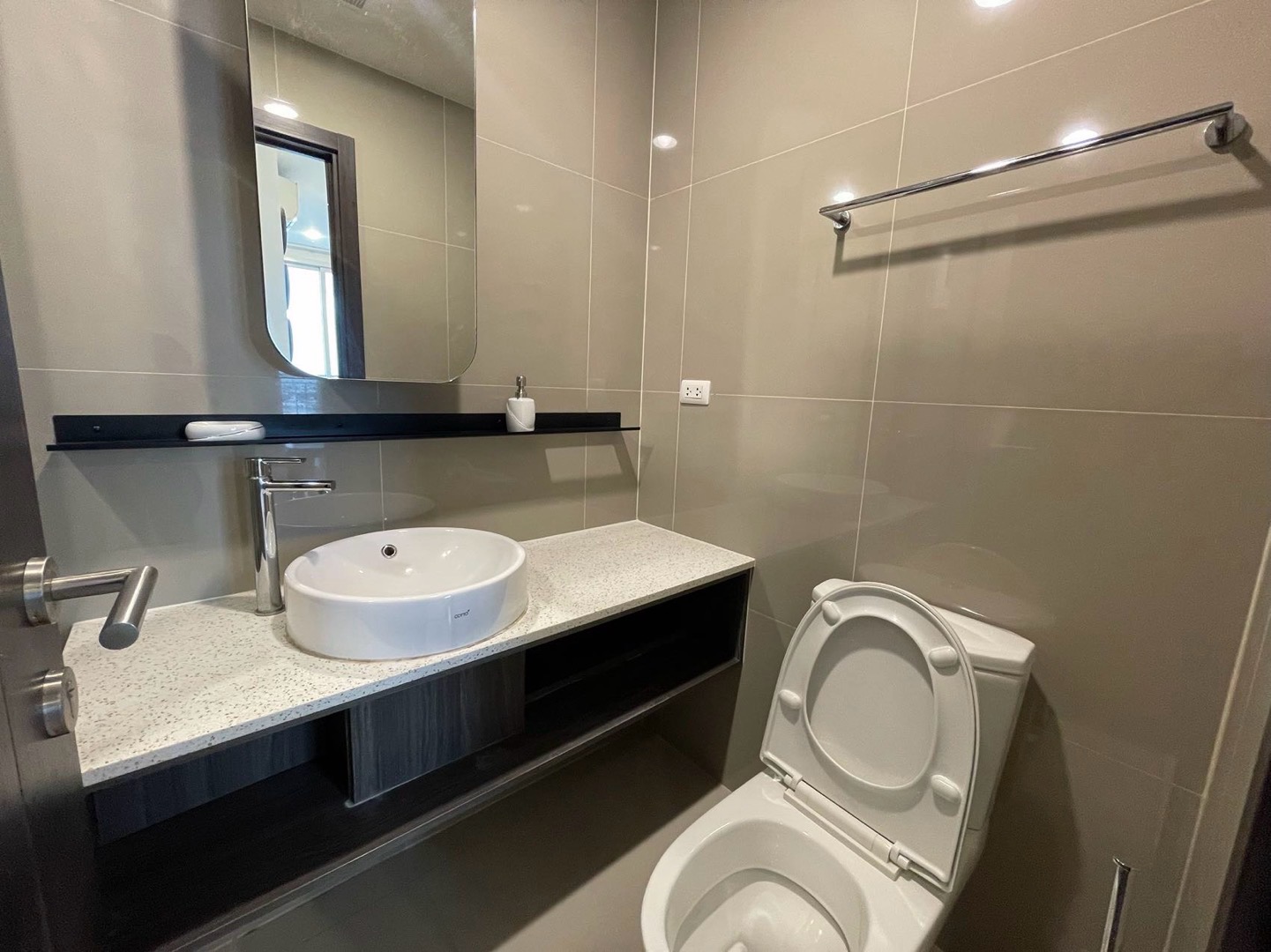 ให้เช่าคอนโดรัชดา ห้วยขวาง : 2 Bed XT HUAIKHWANG Ready to move in