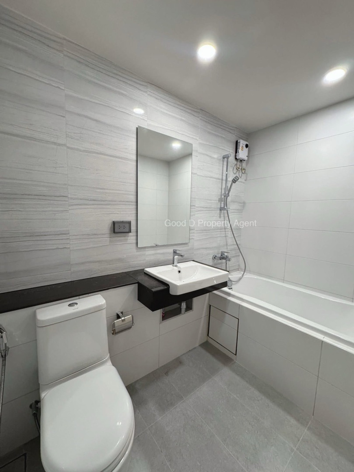 For RentCondoKorat Nakhon Ratchasima : Condo for rent, 2 bedrooms Essence Korat