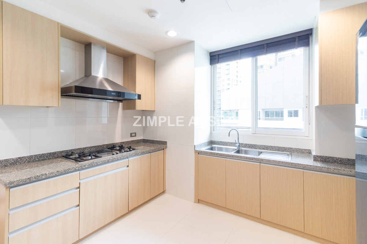 For RentSukhumvit, Asoke, Thonglor : Line ID: @zimple_asset Luxury aprtment in center of sukhumvit. Offering premium facilities for an elevated living experience. Surrounded by leading shopping malls in a prime location.