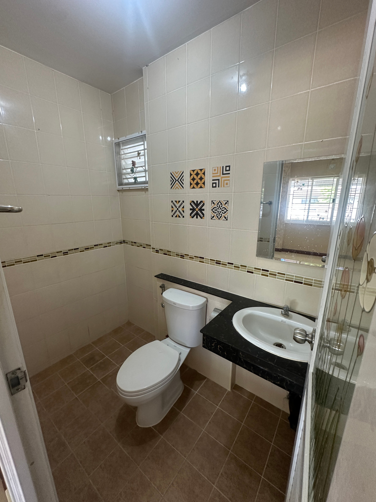 ขายบ้านมหาชัย สมุทรสาคร : บ้านเดี่ยว หมู่บ้านวิเศษสิริ 2 ขายขาดทุน 2.3ล้านบาท