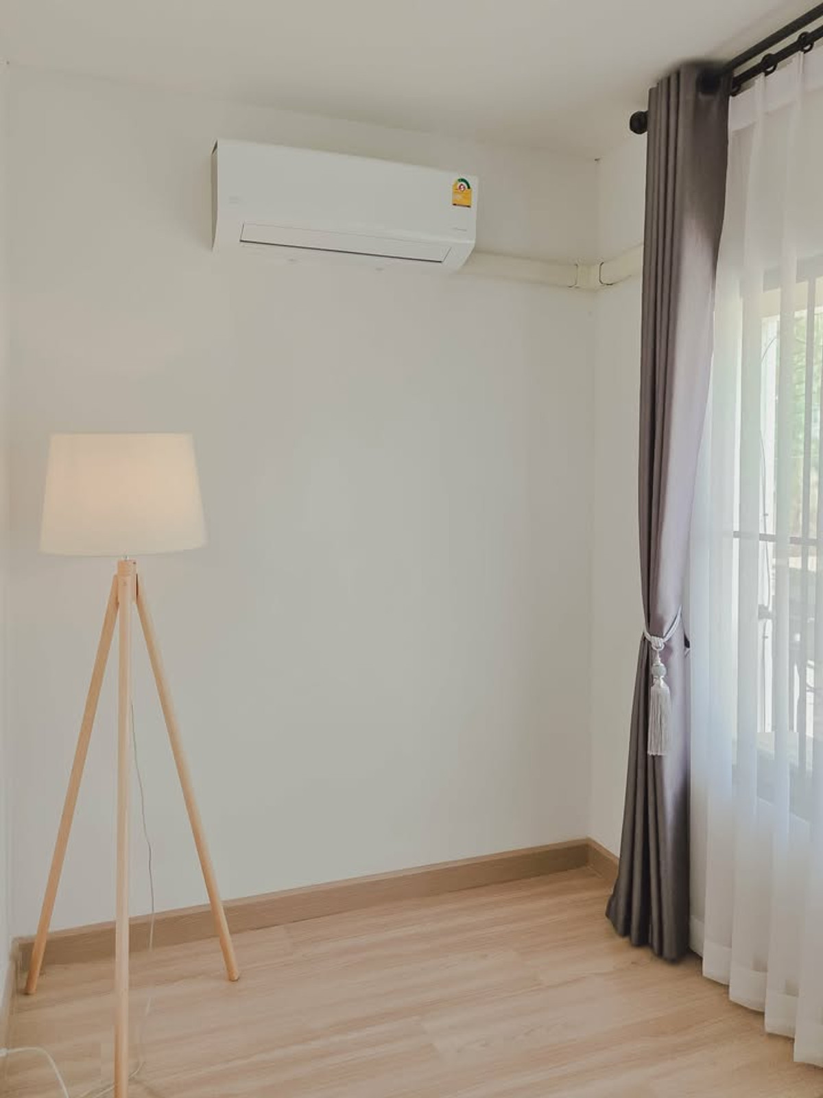 ขายทาวน์โฮมขอนแก่น : ทาวน์โฮม 2 ชั้น พฤกษา แอร์พอร์ต แต่งสวย ใกล้สนามบินขอนแก่น เฟอร์ครบ หิ้วกระเป๋าเข้าอยู่ได้เลย