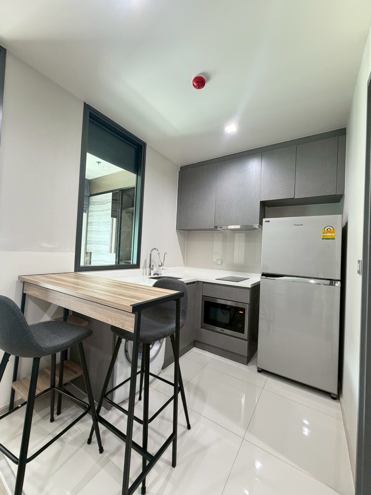 ให้เช่าคอนโดราชเทวี พญาไท : ห้องสวย พร้อมเข้าอยู่  !! ราคาพิเศษ !! 🏢 RHYTHM รางน้ำ | 35 ตร.ม. | ชั้น 6 | เช่า 26,000 บาท/เดือน