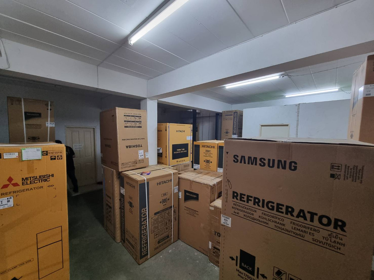 ขายอาคารพาณิชย์นนทบุรี บางใหญ่ บางบัวทอง : อาคารพาณิชย์ ซอยวัดลาดปลาดุก / 4 ห้องนอน (ขาย), Commercial Building Soi Wat Lat Pla Duk / 4 Bedrooms (FOR SALE) AOM097