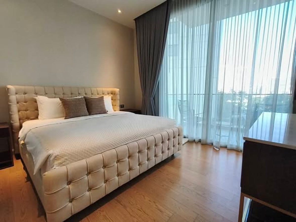 For RentCondoWongwianyai, Charoennakor : Magnolias Waterfront Residences 2 bed for rent