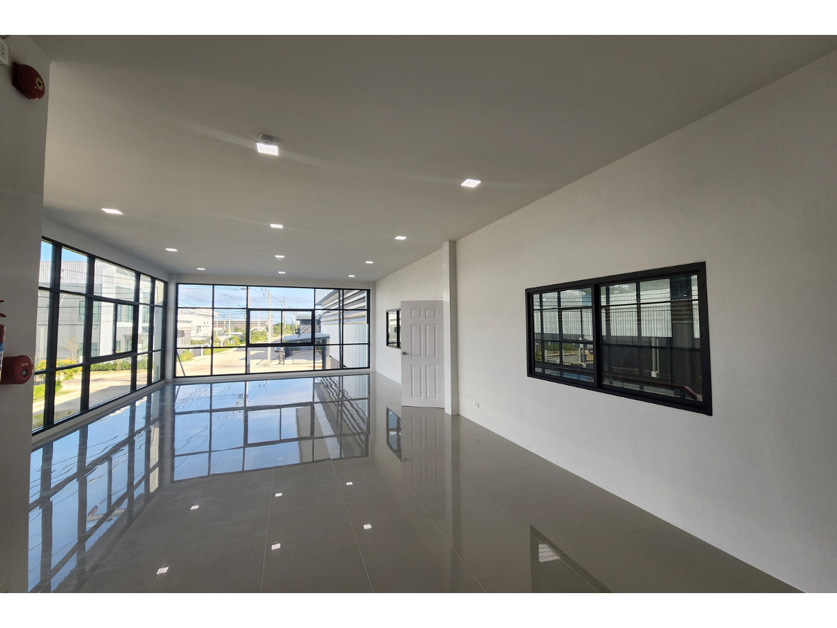 For RentWarehouseSamut Prakan,Samrong : Warehouse for rent, 873 sq m., 2-story office, area 1 rai, water and electricity ready, big cars can enter, easy to travel, Bang Bo, Samut Prakan.