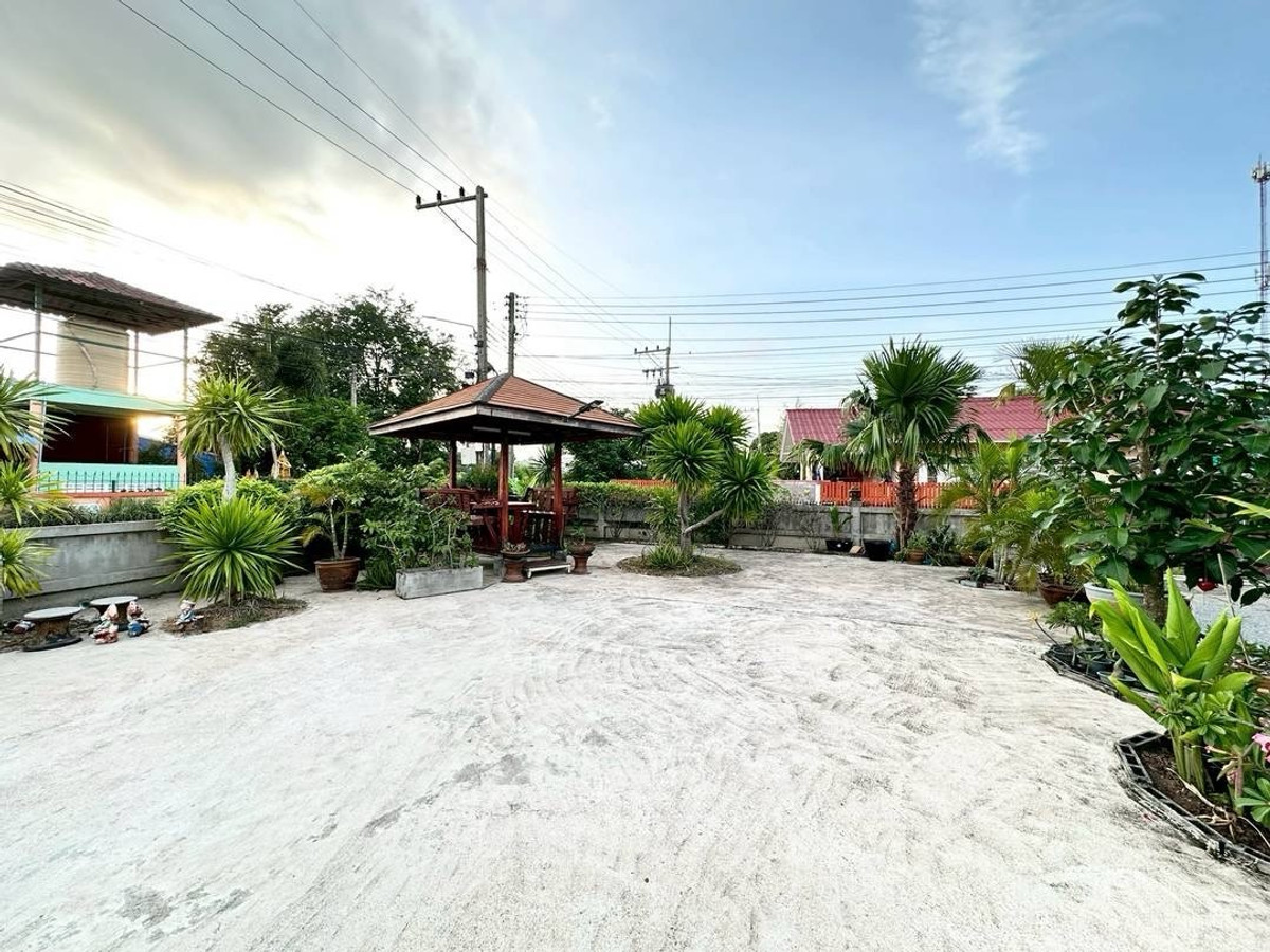 For SaleHousePattaya, Bangsaen, Chonburi : Single house for sale Two houses in the same area Near Jomtien Beach, Pattaya, 200 sq m, 5 bedrooms, 4 bathrooms
