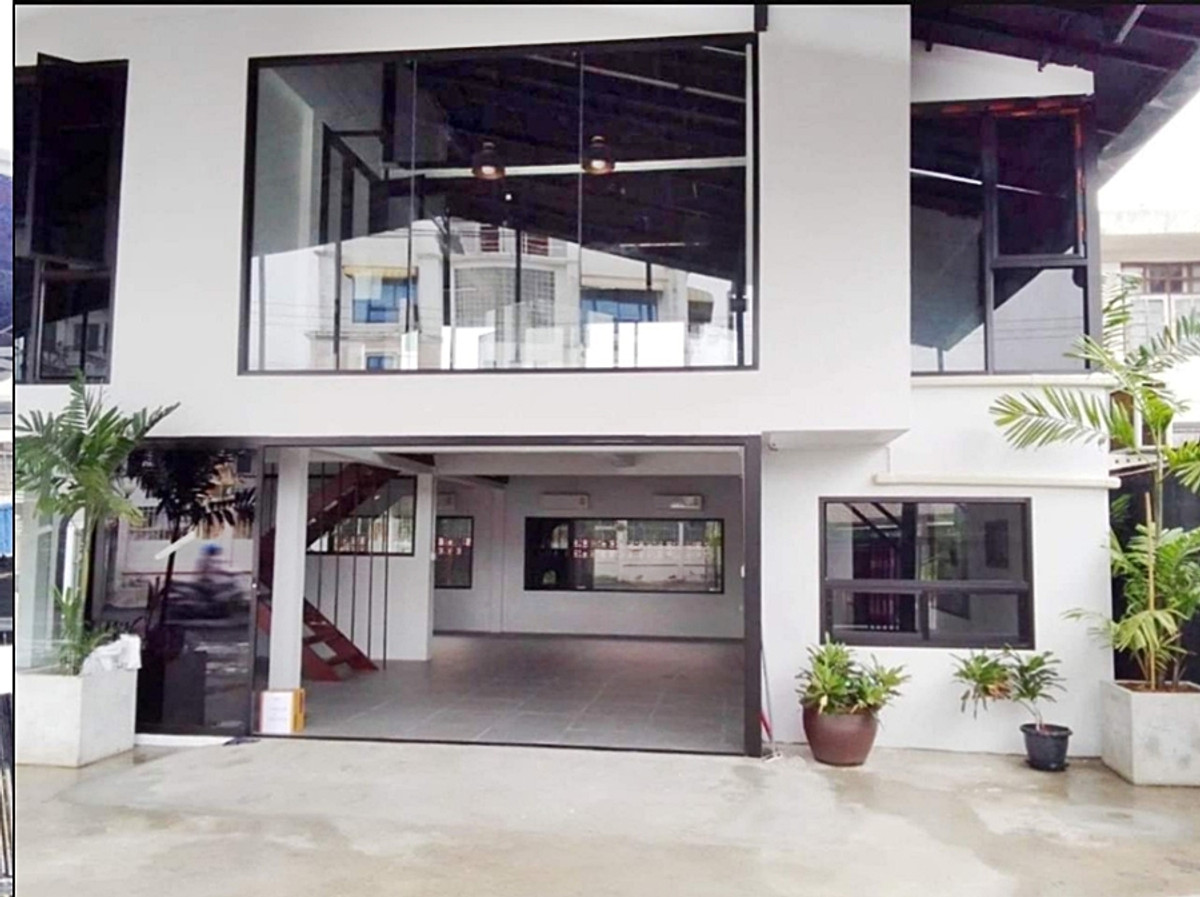 For RentRetail SpaceChokchai 4, Ladprao 71, Ladprao 48, : Standalone Building 520 sqm. Lat Phrao 64 - Sutthisan Winitchai For Cafe, Office, Clinic, Studio
