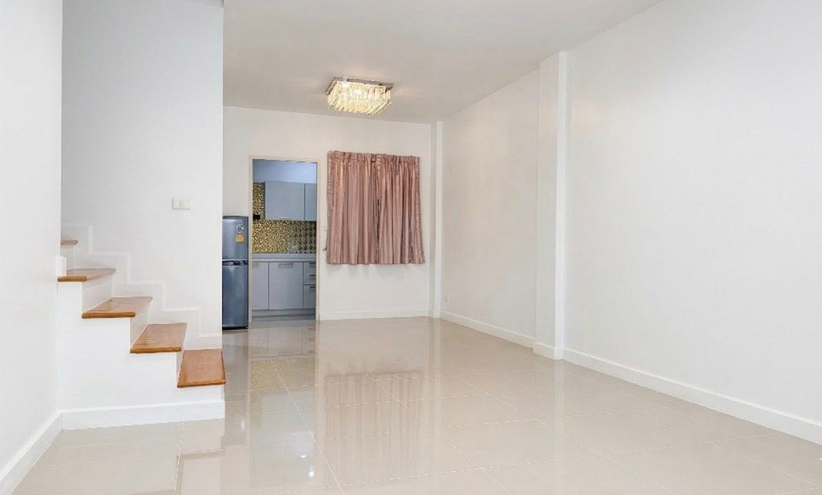 For RentTownhomePattanakan, Srinakarin : #E383 (original code S5018) 🎉 060469 House for rent at Time Home (Rama 9 - 64)