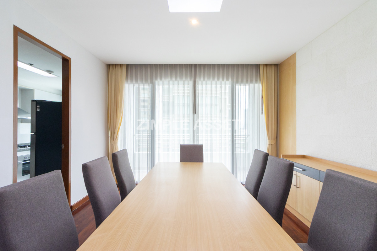 For RentSukhumvit, Asoke, Thonglor : Line ID: @zimple_asset Luxury aprtment in center of sukhumvit. Offering premium facilities for an elevated living experience. Surrounded by leading shopping malls in a prime location.