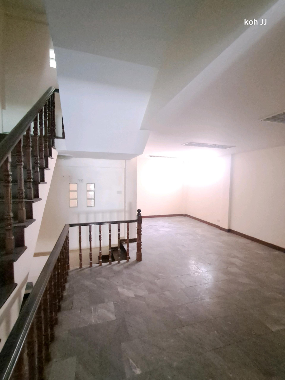 For RentTownhomePattanakan, Srinakarin : 🔥 Urgent for rent! Very cheap! Townhome with 5 floors, full of space 🔥
Prime location: opposite Seacon Square (Soi Srinakarin 40)
The best value in this area!