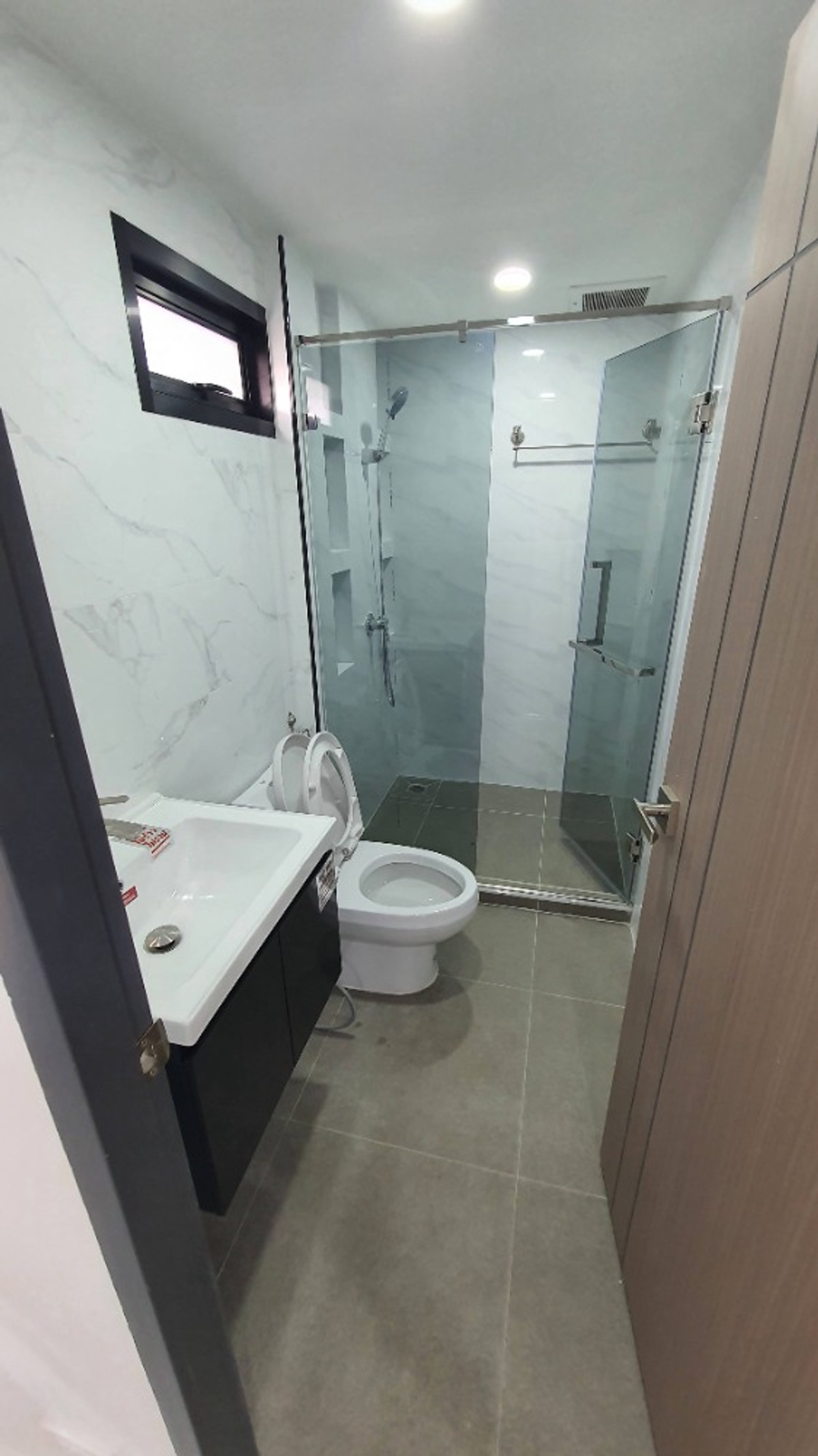 ให้เช่าบ้านโชคชัย4 ลาดพร้าว71 : บ้านเดี่ยว 2 ชั้น รีโนเวทใหม่ สไตล์โมเดิร์น ทำลเดี ให้เช่า ย่านลาดพร้าว-โชคชัย4 ใกล้โรงพยาบาลเปาโล โชคชัย 4 เพียง 2 กม.