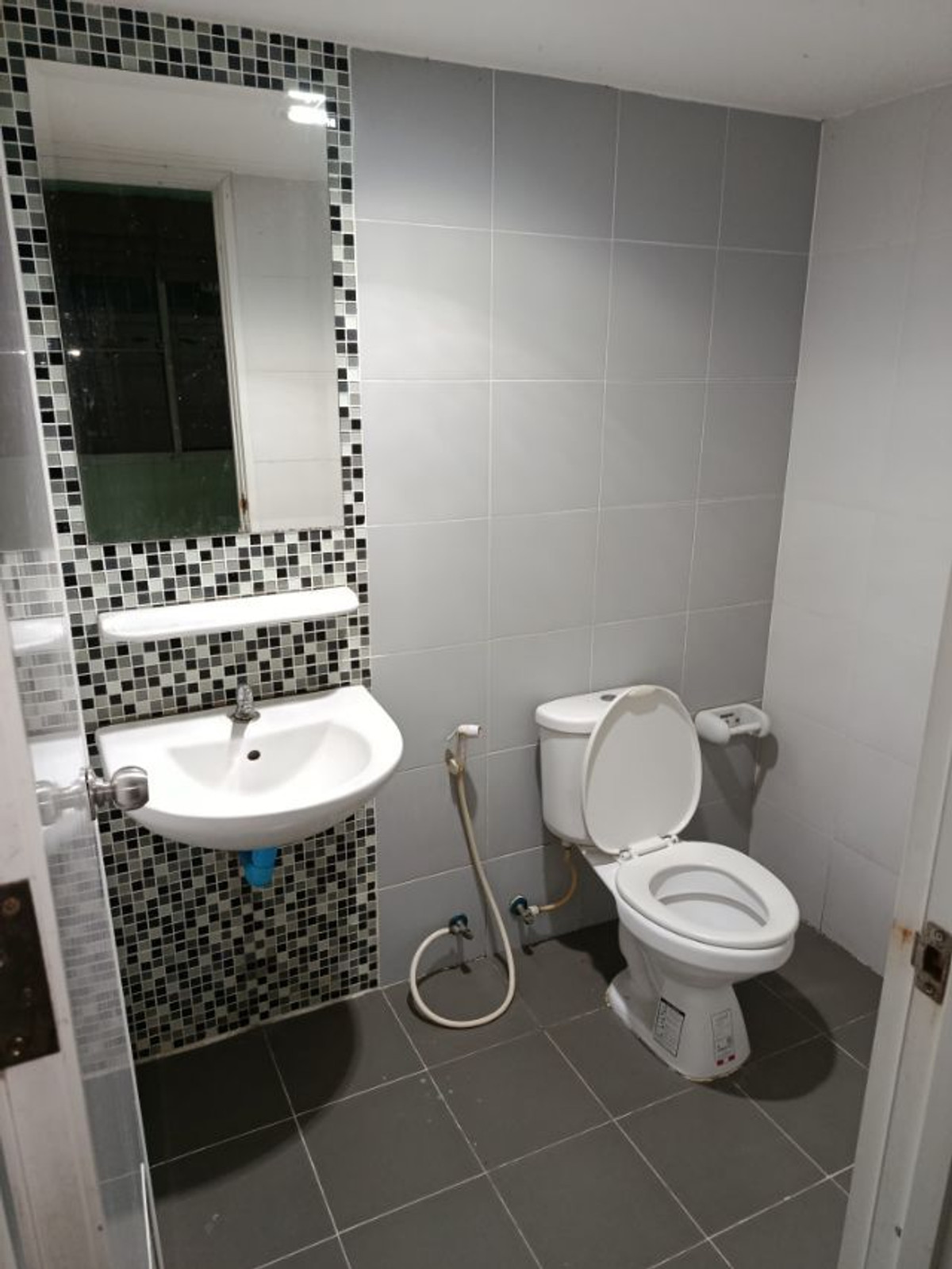 For RentTownhomePhutthamonthon, Salaya : ✨ Townhome for rent, Baan Pruksa 83 Borommaratchachonnani-Sai 5 project, 3 bedrooms, 2 bathrooms, 18 sq m, near Central Salaya, 9000 baht 🏡💖