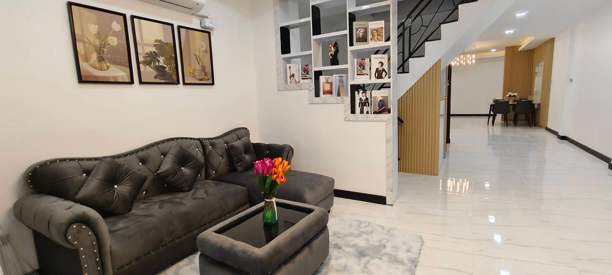 For SaleTownhomePattaya, Bangsaen, Chonburi : Chatkaew Group Village Phase 1 / 2 Bedrooms (FOR SALE) BEWN141