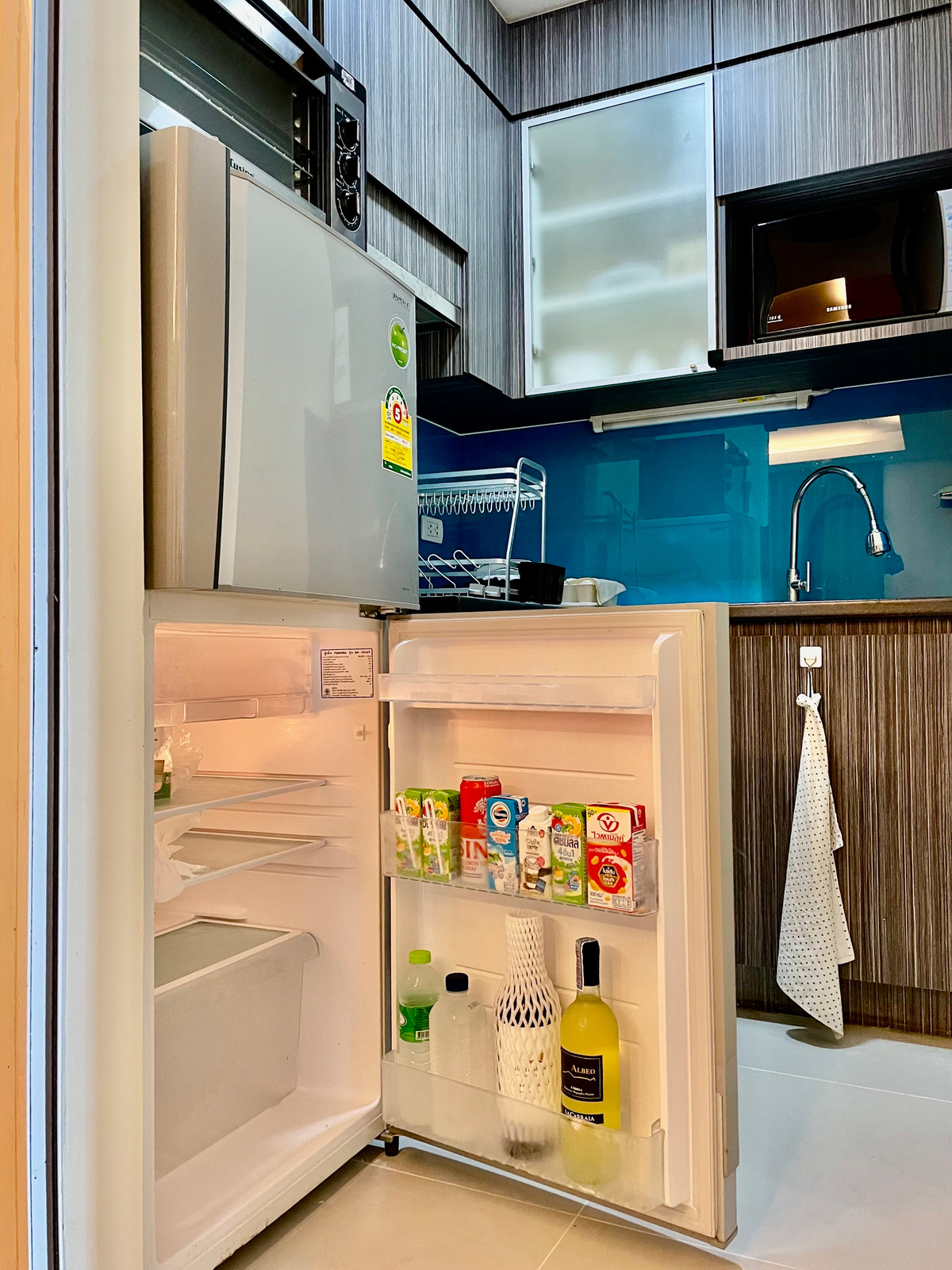 ให้เช่าคอนโดพระราม 9 เพชรบุรีตัดใหม่ RCA : ให้เช่า Thru Thonglor Condo 2 ห้องนอน พร้อมอยู่