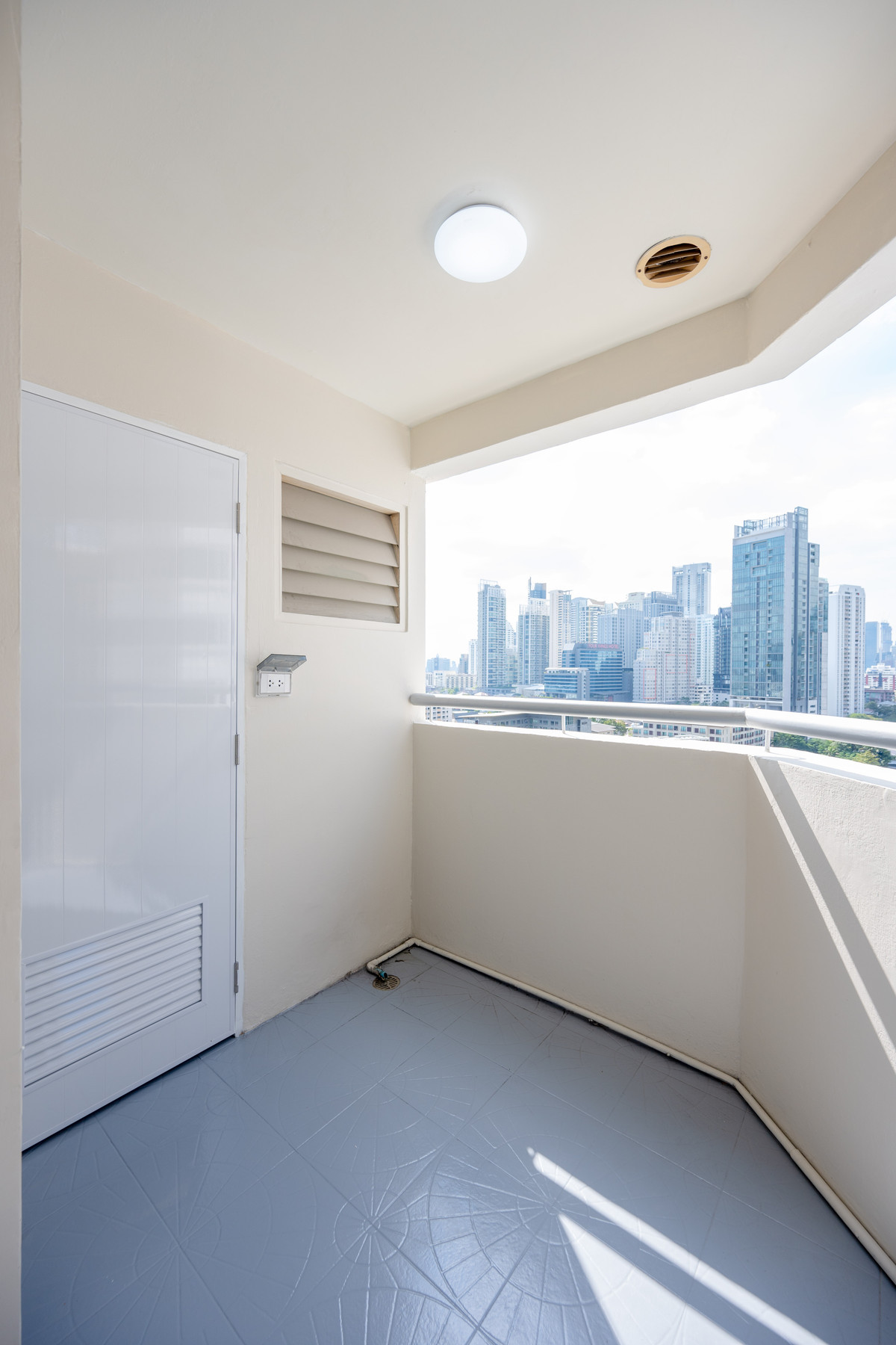 ขายคอนโดสุขุมวิท อโศก ทองหล่อ : ขายคอนโด The Waterford Diamond Sukhumvit 30/1