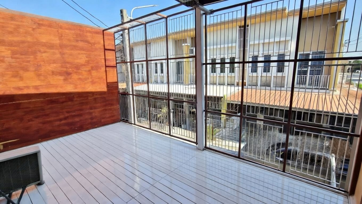 For SaleTownhomeRama5, Ratchapruek, Bangkruai : [Urgent sale!] Corner townhome. "Single house mood" Extra large area 30 sq m.