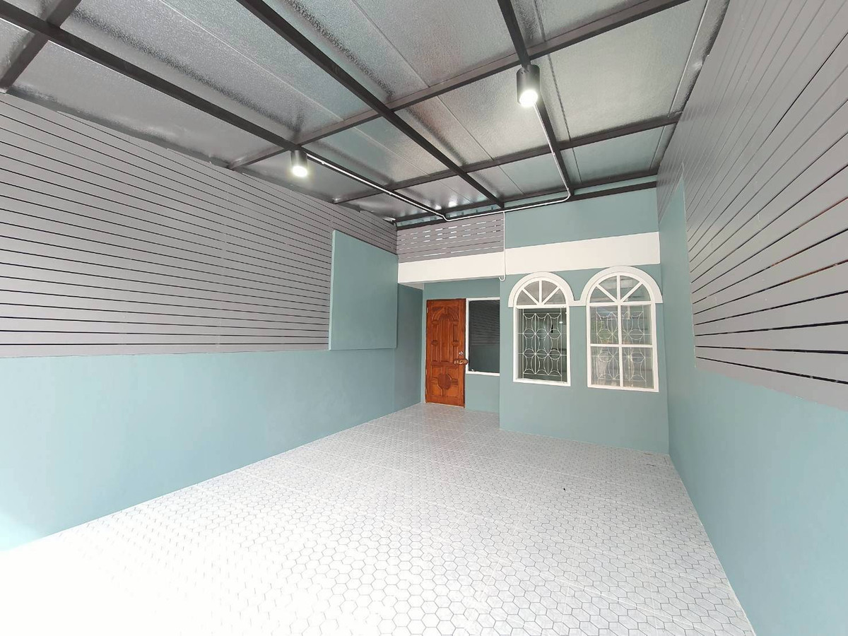 ขายทาวน์โฮมพระราม 5 ราชพฤกษ์ บางกรวย : 283AGKI ทาวน์เฮ้าส์งบไม่ถึง 2 ล้าน ทำเลราชพฤกษ์  บ้านไซซ์กำลังดี