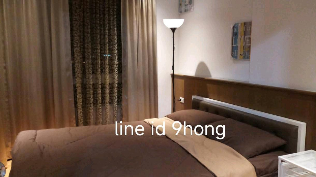 For RentCondoThaphra, Talat Phlu, Wutthakat : Just 50 m. BTS BangWa Interchange MRT. If interested, please make an appointment to see the room.