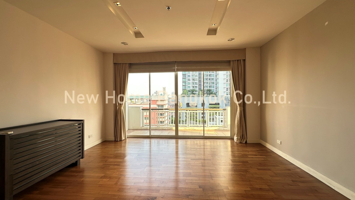 For RentCondoSathorn, Narathiwat : Luxury Condo for Rent – Sathorn | 250 sqm Corner Unit