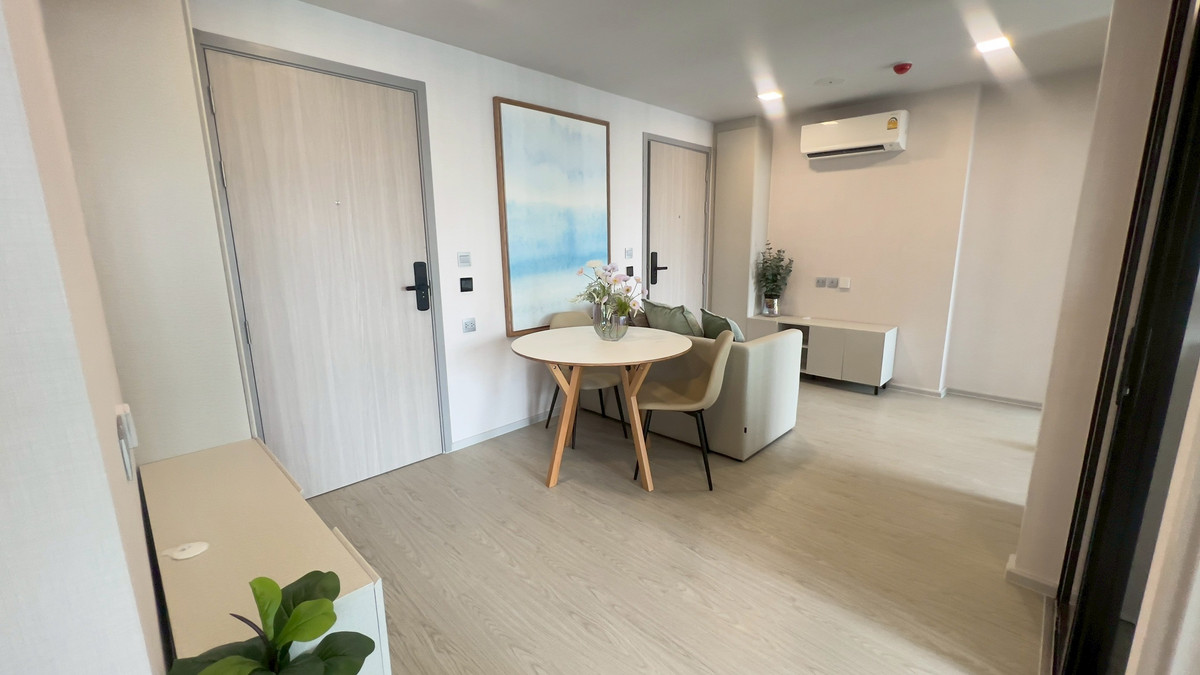 ขายคอนโดอ่อนนุช อุดมสุข : ขายห้อง Combine วิวสระ Olympic หนึ่งเดียวที่ Atmoz Oasis อ่อนนุช  ขนาดใหญ่ 55.52 ตารางเมตร 2 ห้องนอน 2 ห้องน้ำ พร้อมอยู่ ฟรีโอน