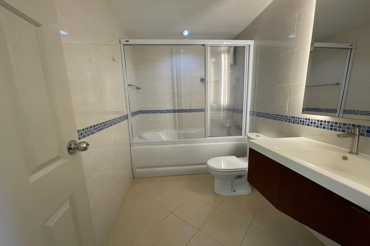 ให้เช่าคอนโดสาทร นราธิวาส : 🔥 เช่าด่วน !! Life @ Sathorn 10, มีอ่างอาบน้ำ / มีเครื่องซักผ้า+อบได้ !! 2 ห้องนอน, 2 ห้องน้ำ, ทำเลดี, ชั้นสูง !!🔥Code C20221200713 แต่งครบ, พร้อมเข้าอยู่📣📣