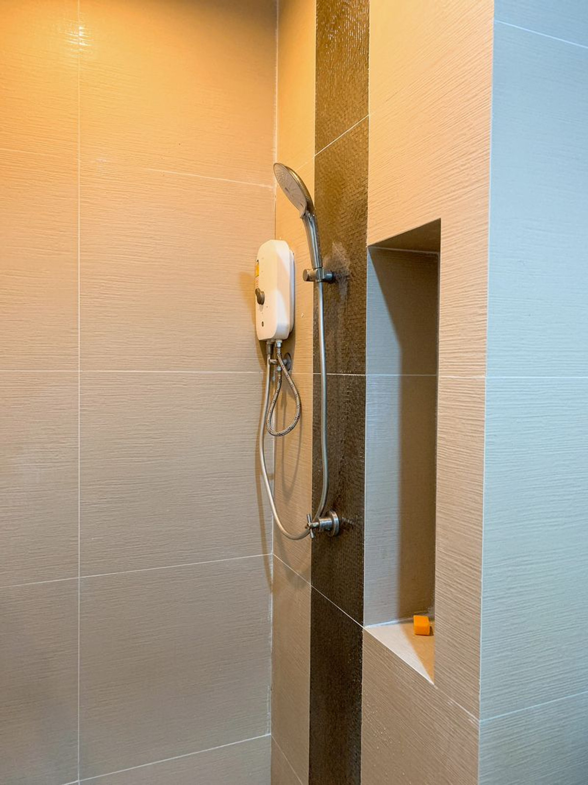 ให้เช่าคอนโดลาดพร้าว101 แฮปปี้แลนด์ : ให้เช่าและ ขายถูกคอนโด แฮปปี้ ลาดพร้าว 101 HAPPY CONDO Ladprao 101 ขนาด 40 ตรม. 1 นอน   1 น้ำ   ชั้น 2 อาคาร G  ห้องสวย พร้อมเฟอร์ ใกล้ รถไฟฟ้าสายสีเหลือง