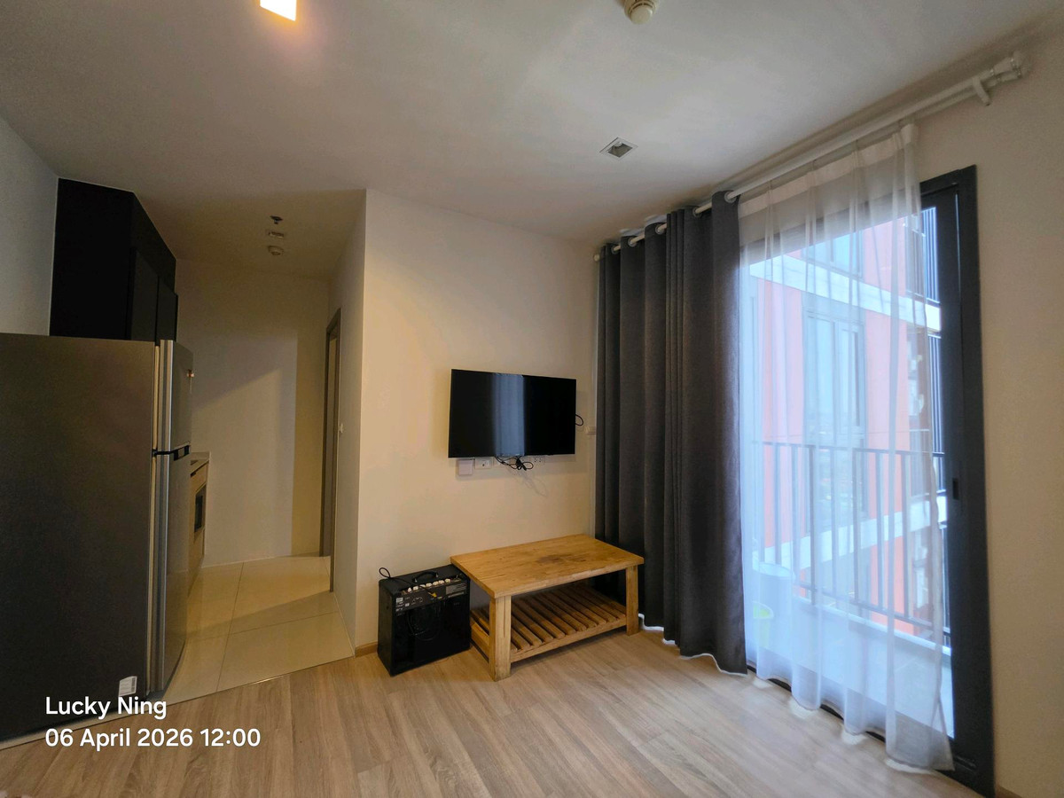 For RentCondoRama9, Petchburi, RCA : The Base Garden Rama9
Rent only 14,000, ready to reserve, negotiable, 1 bedroom, appointment to view 065-451-9256 Ning