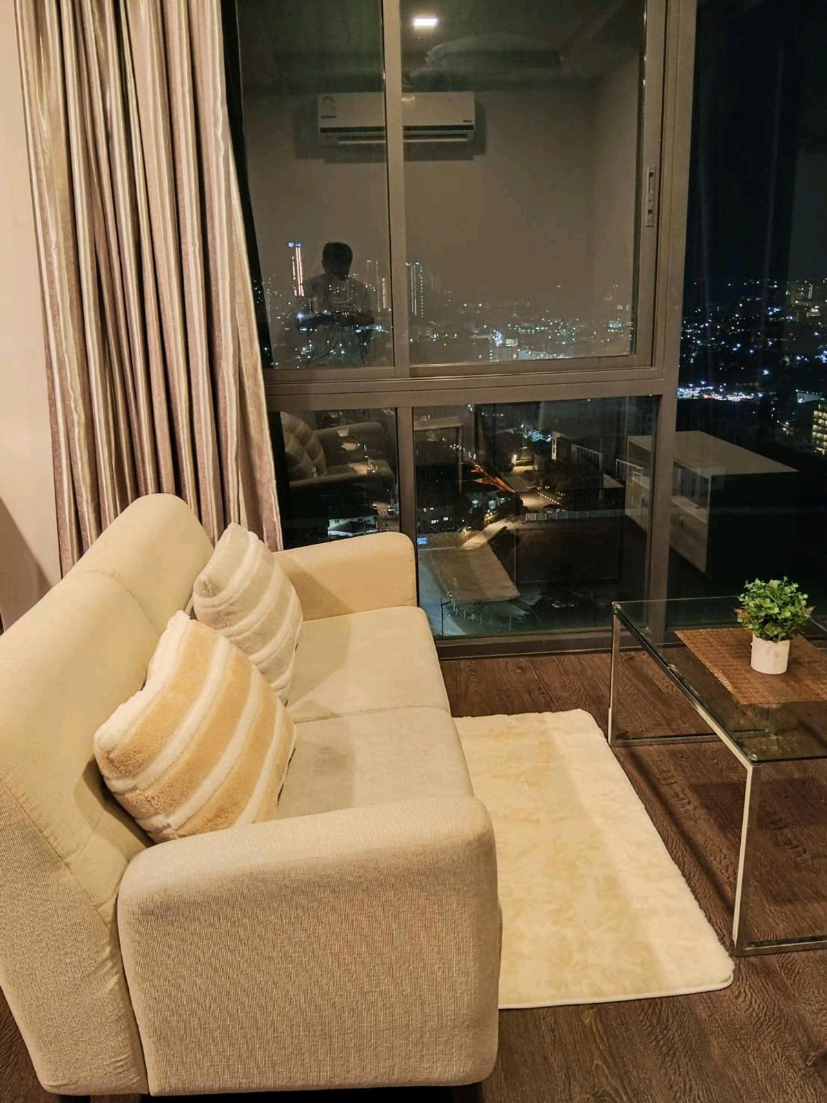 ให้เช่าคอนโดพัทยา บางแสน ชลบุรี สัตหีบ : Posh Pattaya​ ห้องมุม วิวทะเล+city