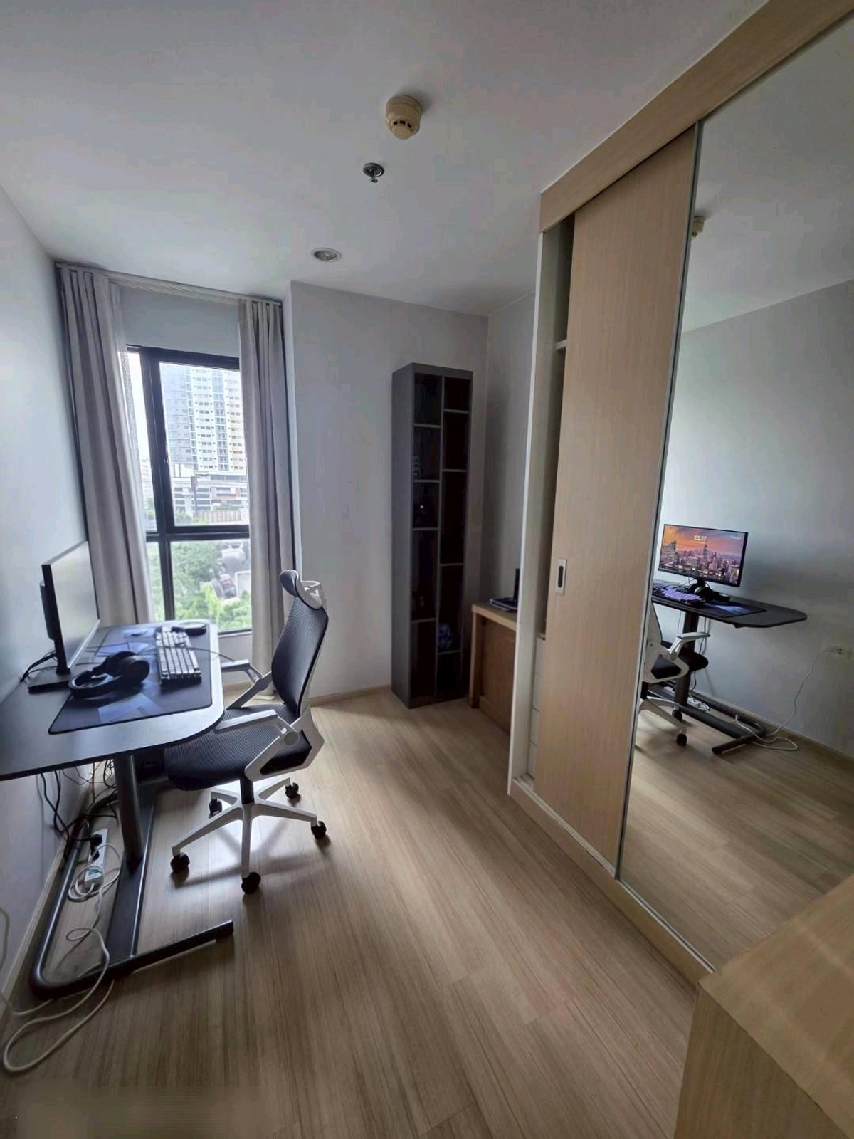 ขายคอนโดแจ้งวัฒนะ เมืองทอง : ขาย คอนโด เดอะเบส แจ้งวัฒนะ วิวสระ ห้องมุม 2 ห้องนอน 
ราคาลดพิเศษ  ใกล้รถไฟฟ้าเมืองทองธานี