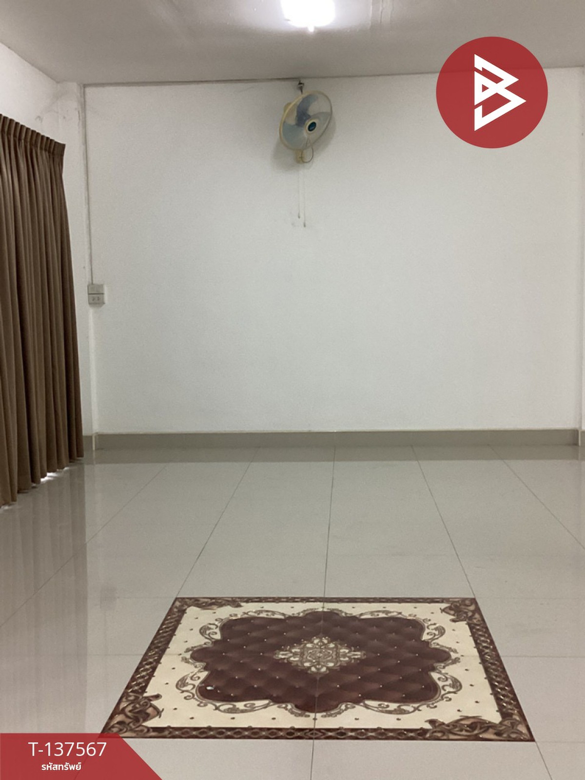 For SaleShop HouseSaraburi : Urgent sale, 2 commercial buildings, Phra Phutthabat, Saraburi, prime location, next to the road, near community areas.