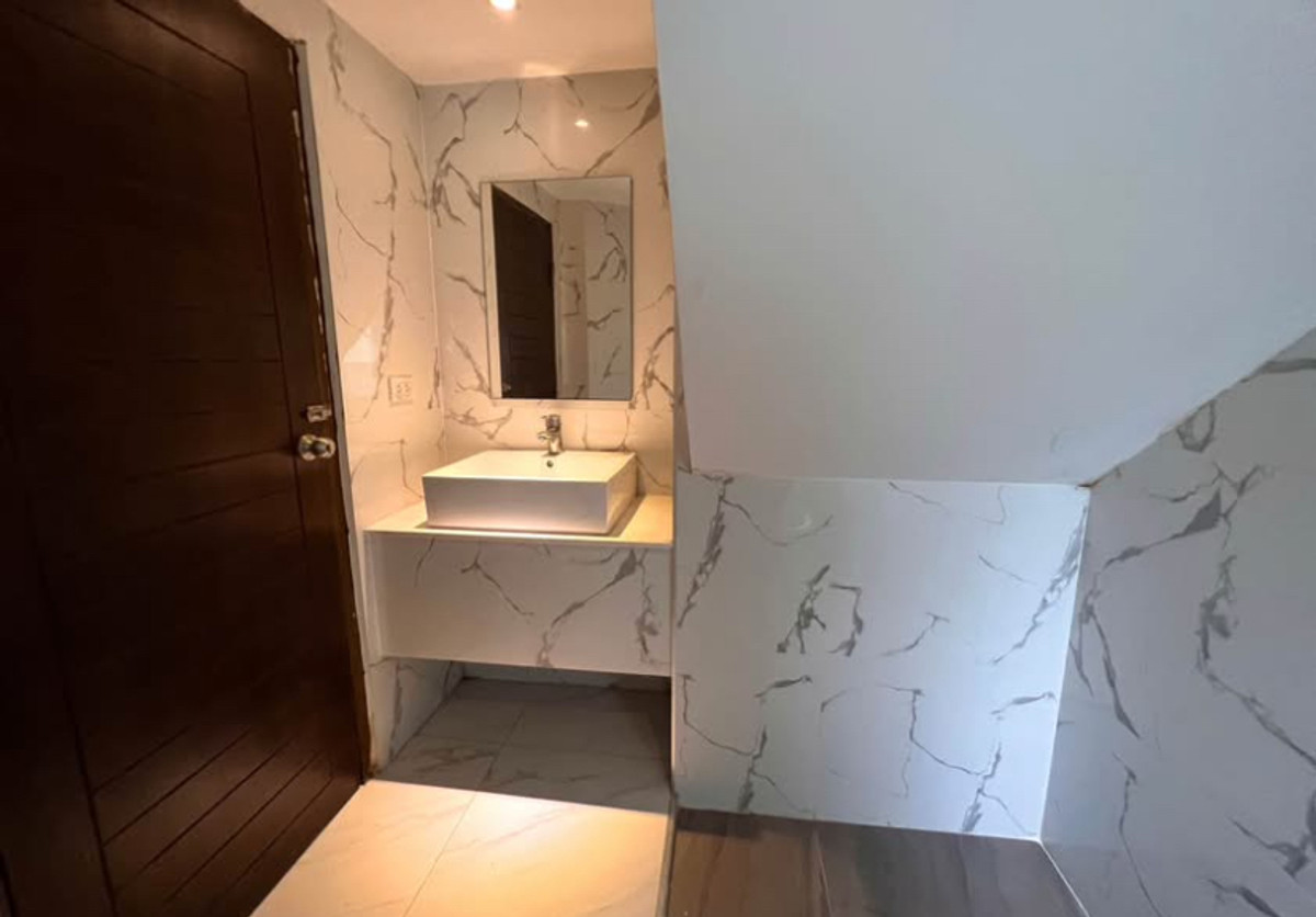 For RentTownhomeChaengwatana, Muangthong : Townhome/home office for rent Premium Golf Village, Muang Thong Thani, near IMPACT and Central Chaengwattana.