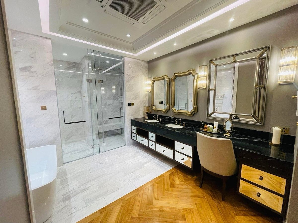 For RentHouseSukhumvit, Asoke, Thonglor : ✨For Sale and Rent luxury house Pool Villa 4+3 living rooms, 6 bathrooms. 864sq.m.Classic European style Sukhumvit 63 (Ekkamai 28)✨