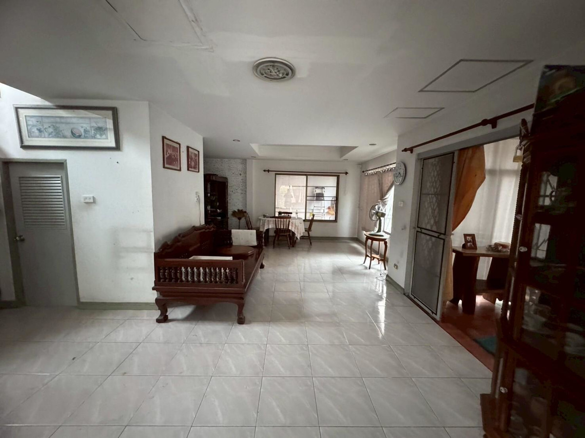 ขายบ้านพัทยา บางแสน ชลบุรี สัตหีบ : ขายด่วน !!! Rare Item บ้านเดี่ยวที่ดินใหญ่สะใจ 83 ตร.ว ทำเลทองใกล้บางแสน-หนองมน หมู่บ้านคันทรี่ปาร์ค ชลบุรี (บางแสน-ห้วยกะปิ) ราคานี้หาไม่ได้แล้ว !!