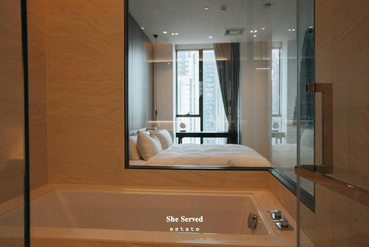 ให้เช่าคอนโดสุขุมวิท อโศก ทองหล่อ : The Strand Thonglor • Size: 91 sq.m. • High floor (10+) • 2 Bedrooms • 2 Bathrooms • Fully furnished 