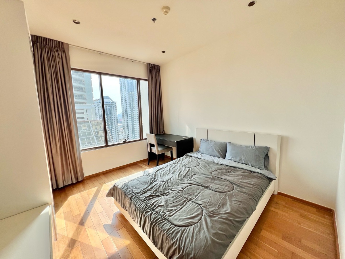 ขายคอนโดสุขุมวิท อโศก ทองหล่อ : 𝐅𝐨𝐫 Sale   : The Emporio Place 2Bed3Bath 102sqm high floor good price