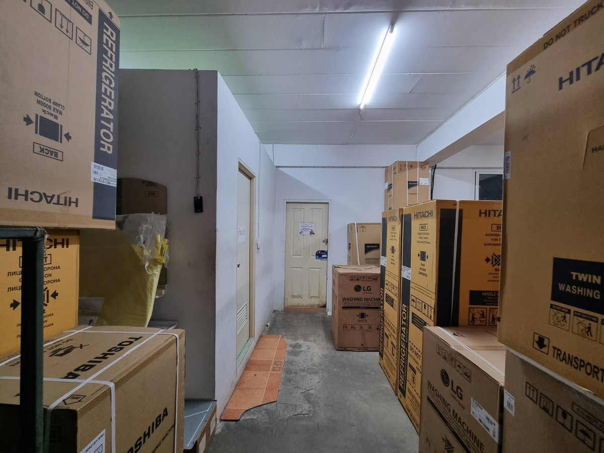 ขายอาคารพาณิชย์นนทบุรี บางใหญ่ บางบัวทอง : อาคารพาณิชย์ ซอยวัดลาดปลาดุก / 4 ห้องนอน (ขาย), Commercial Building Soi Wat Lat Pla Duk / 4 Bedrooms (FOR SALE) AOM097