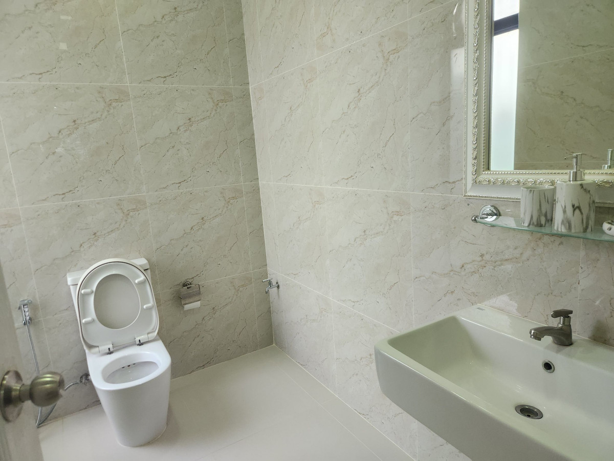 ขายบ้านโคราช นครราชสีมา : ขายบ้านพักตากอากาศหรู เขาใหญ่ พญาเย็น วิวภูเขา | ที่ดิน 300 ตร.วา 3 อาคาร พร้อมสระว่ายน้ำ เฟอร์นิเจอร์ครบ ใกล้ถนนมิตรภาพ