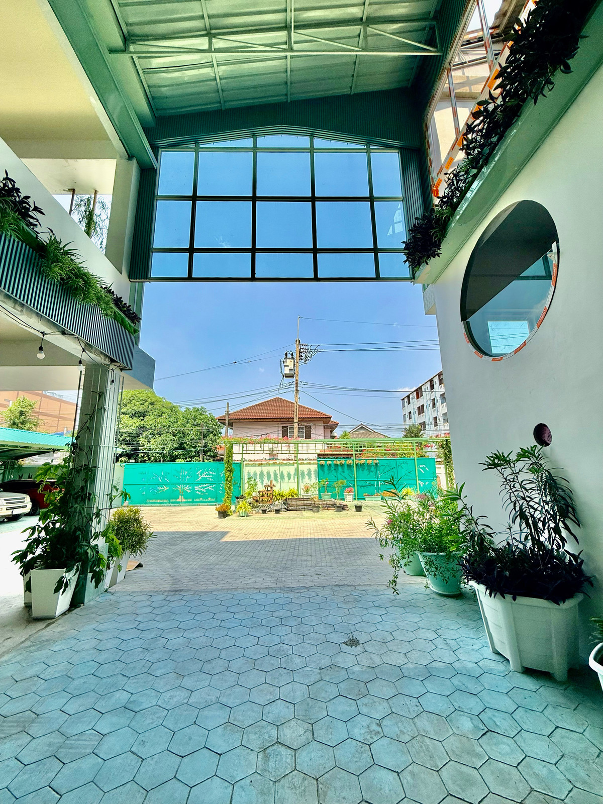 For RentOfficeRattanathibet, Sanambinna : 📢 [For Rent] Prime Office & Warehouse Complex – Rewadee Soi 7, near Nonthaburi Government Center! 🏢✨  Spacious area with versatile functions, perfect for a modern office, warehouse, or distribution center.