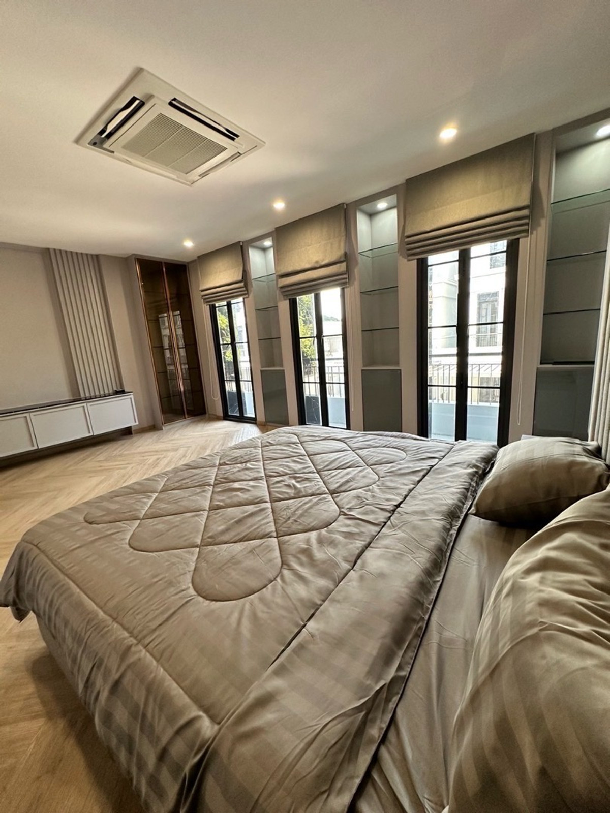 ให้เช่าโฮมออฟฟิศนวมินทร์ รามอินทรา : ให้เช่า โมเดิร์น โฮมออฟฟิศหรู ดีไซน์สวย @ ซอยรามอินทรา 62 สามารถจดทะเบียนบริษัท และเลี้ยงสัตว์ได้