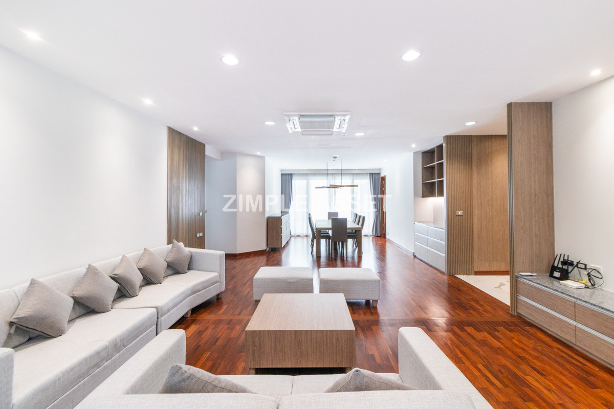 For RentSukhumvit, Asoke, Thonglor : Line ID: @zimple_asset Luxury aprtment in center of sukhumvit. Offering premium facilities for an elevated living experience. Surrounded by leading shopping malls in a prime location.