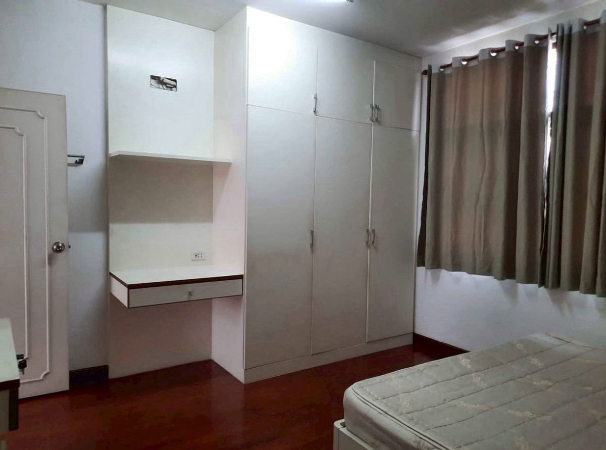 For RentHome OfficeRatchadapisek, Huaikwang, Suttisan : 🏙️2-story detached house for rent, Ban Huai Khwang, suitable for living or home office ⚡️🔥