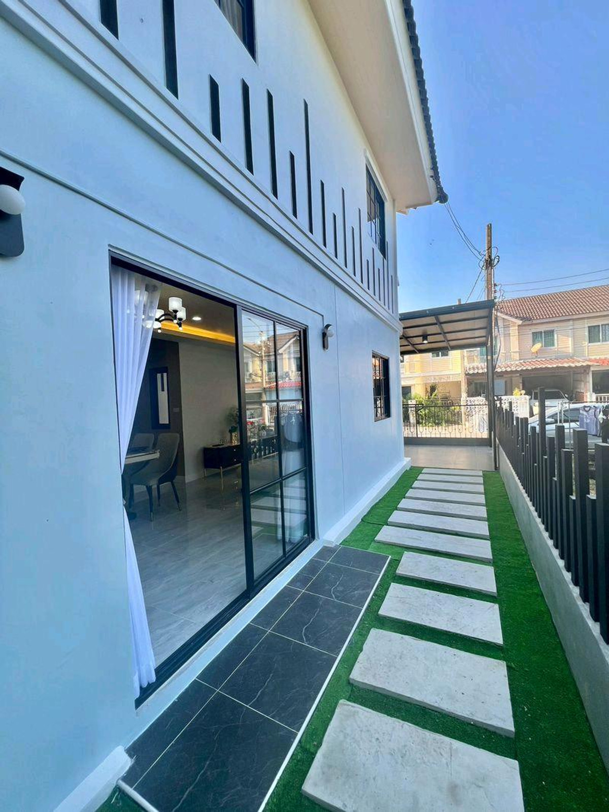 ขายทาวน์โฮมพัฒนาการ ศรีนครินทร์ : ขายด่วน❗️ทาวน์โฮม2ชั้น พฤกษาวิลล์ 50/2 ซอยมีสทีน รามคำแหง 