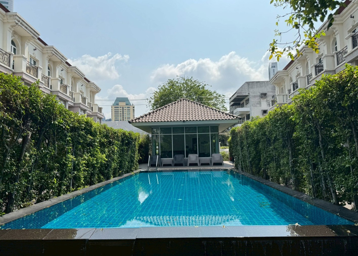 ให้เช่าทาวน์โฮมสุขุมวิท อโศก ทองหล่อ : ทาวเฮ้าท์ในโครงการส่วนตัว บรรยากาศร่มรื่น ใกล้ BTS & MRT อโศก ** NO CO-AGENT **