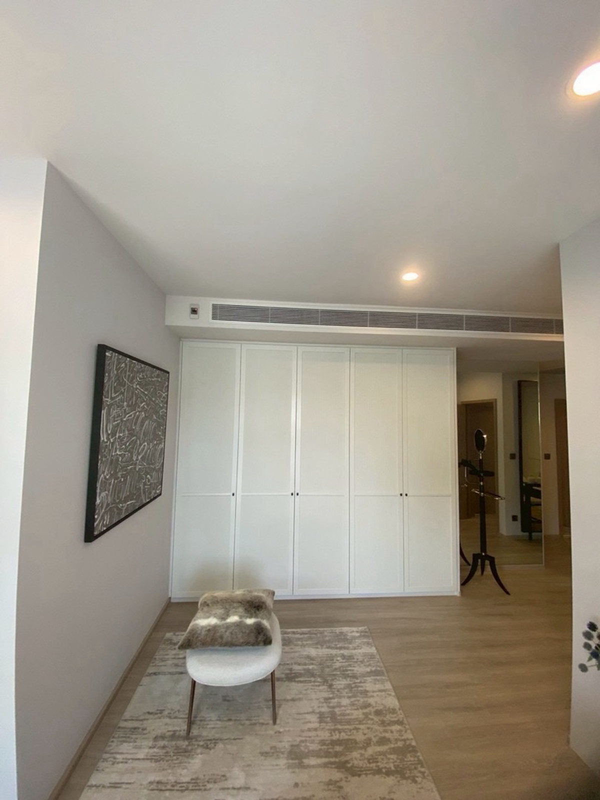 For RentCondoRama9, Petchburi, RCA : pynn soonvijai 3 bedroom ready to move in